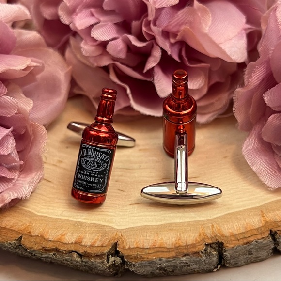 Unique Jack Daniels Whiskey Bottle Cufflinks - Picture 9 of 16